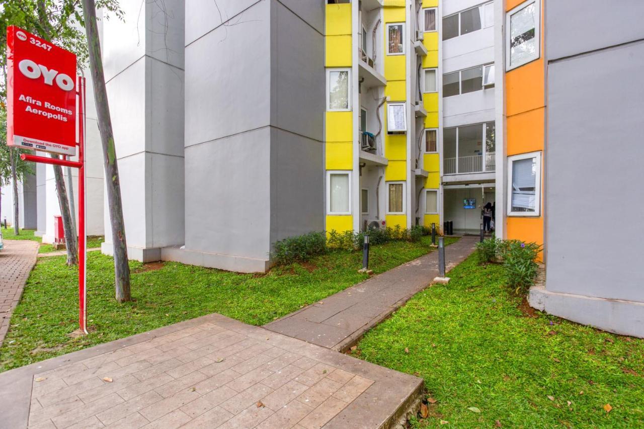 Oyo 3247 Afira Rooms Aeropolis Тангеранг Экстерьер фото